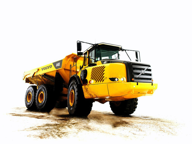 Volvo A40 фото