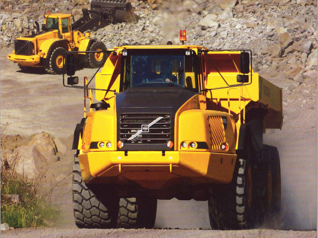 Volvo A40 фото