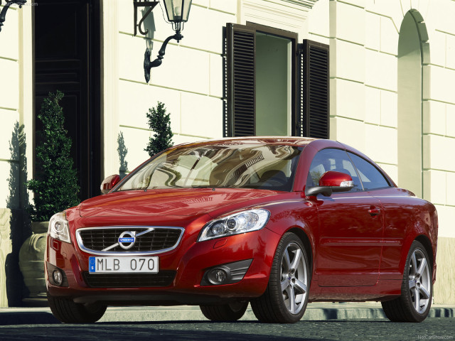 Volvo C70 фото