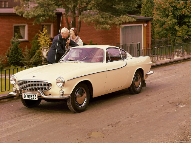 Volvo P1800 фото