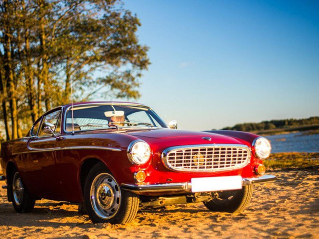 Volvo P1800 фото