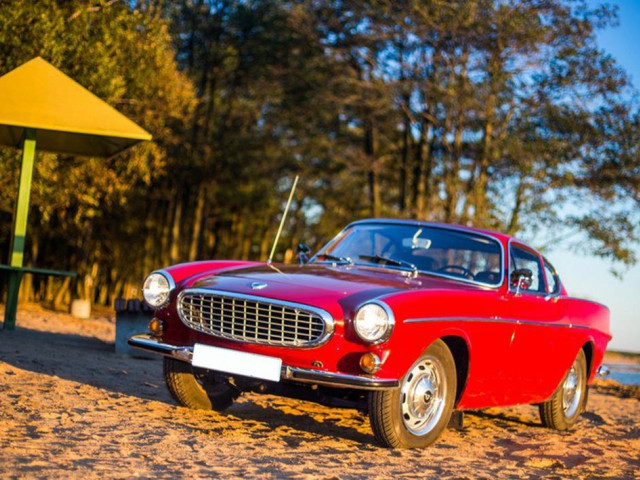 Volvo P1800 фото