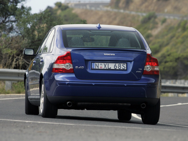 Volvo S40 фото