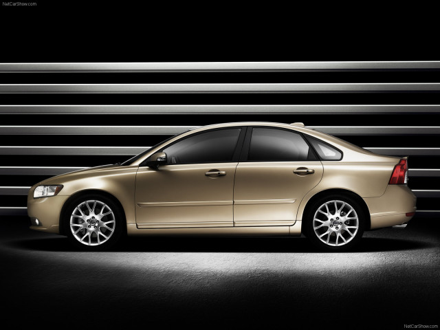 Volvo S40 фото