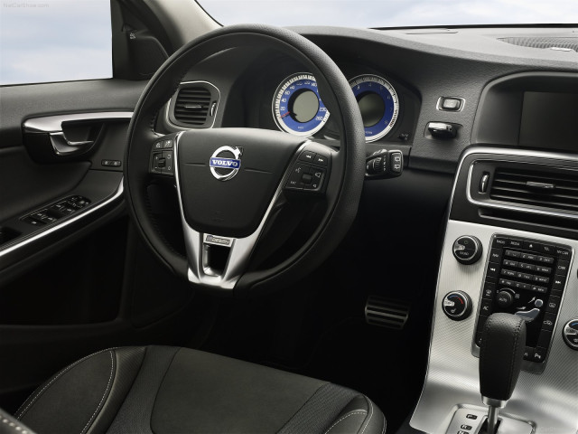 Volvo S60 R-Design фото