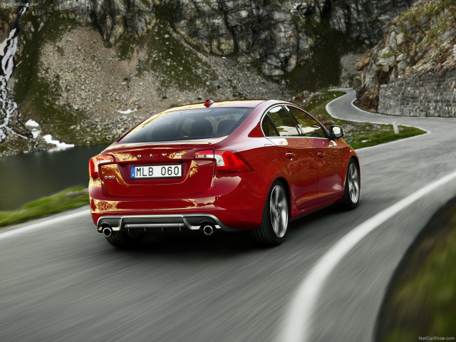 Volvo S60 R-Design фото