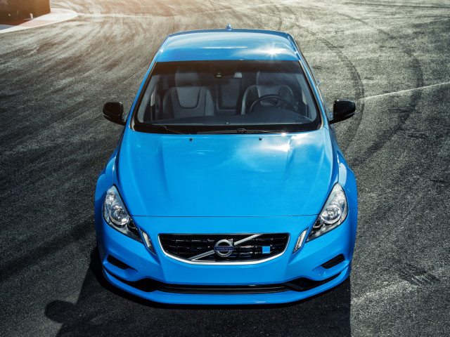 Volvo S60 фото