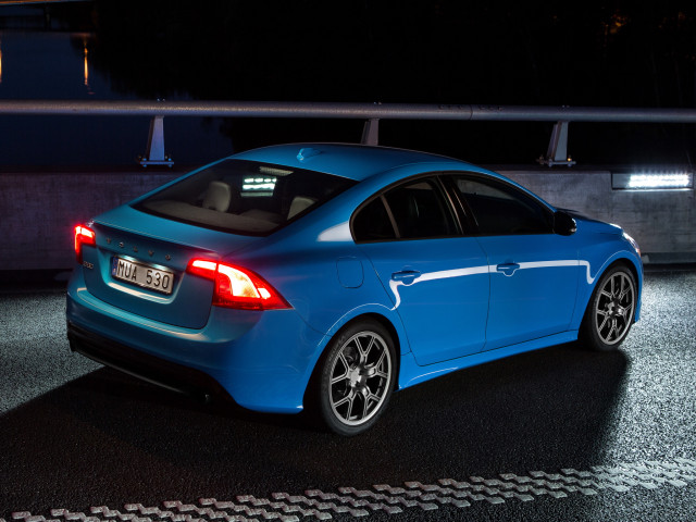 Volvo S60 фото