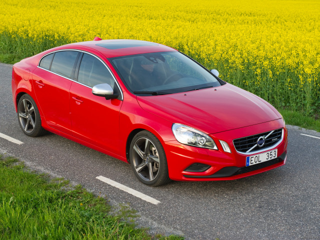 Volvo S60 фото