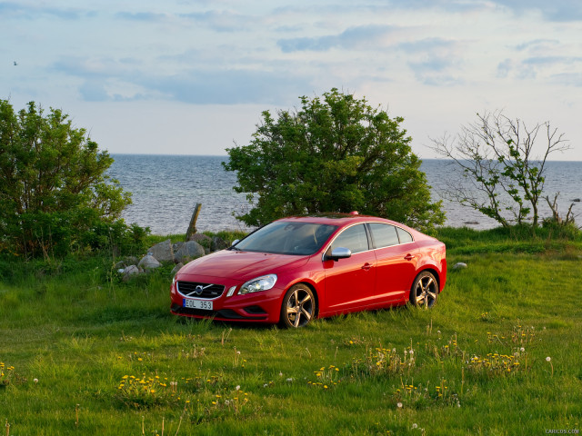 Volvo S60 фото