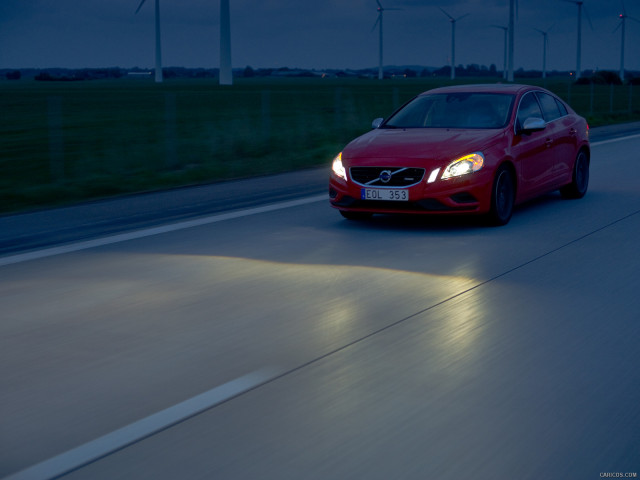 Volvo S60 фото