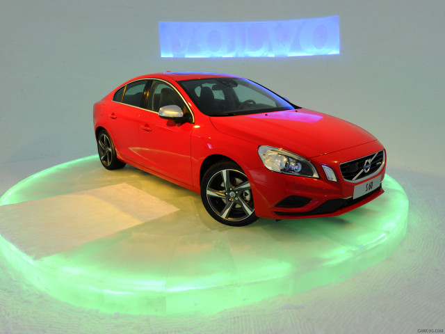 Volvo S60 фото