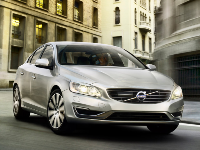 Volvo S60 фото