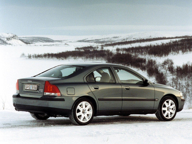 Volvo S60 фото