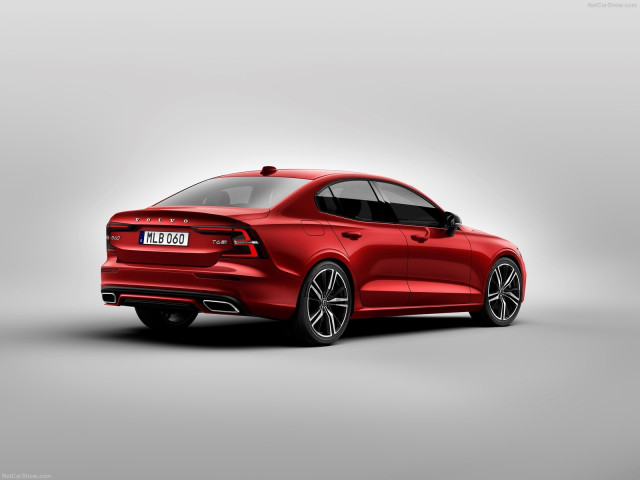 Volvo S60 фото