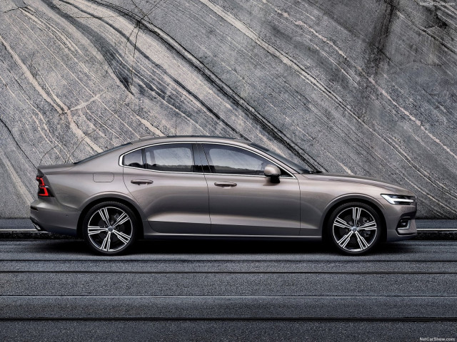 Volvo S60 фото