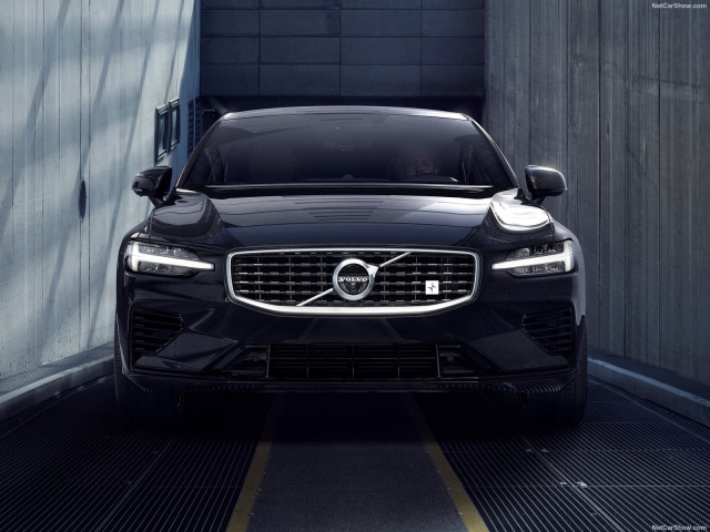 Volvo S60 фото