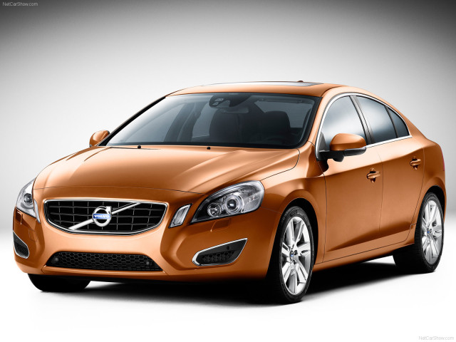 Volvo S60 фото