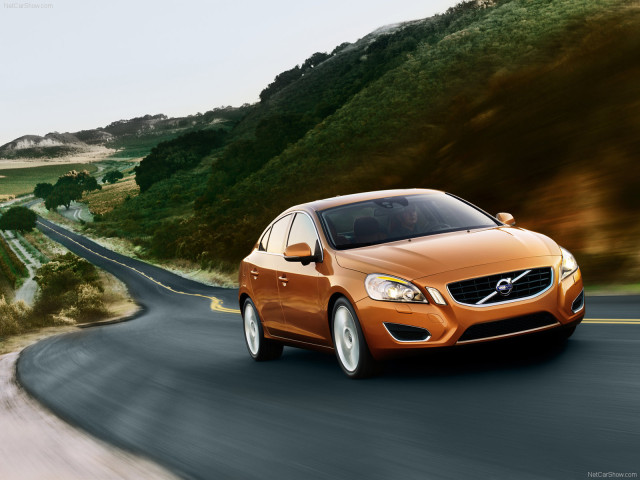 Volvo S60 фото