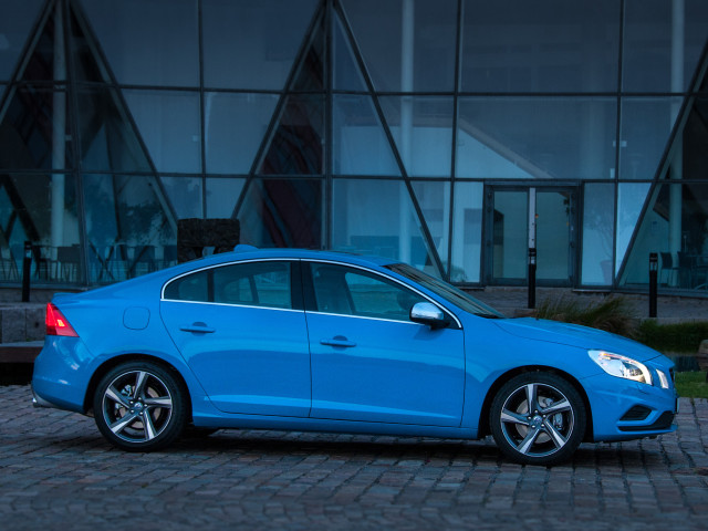 Volvo S60 фото