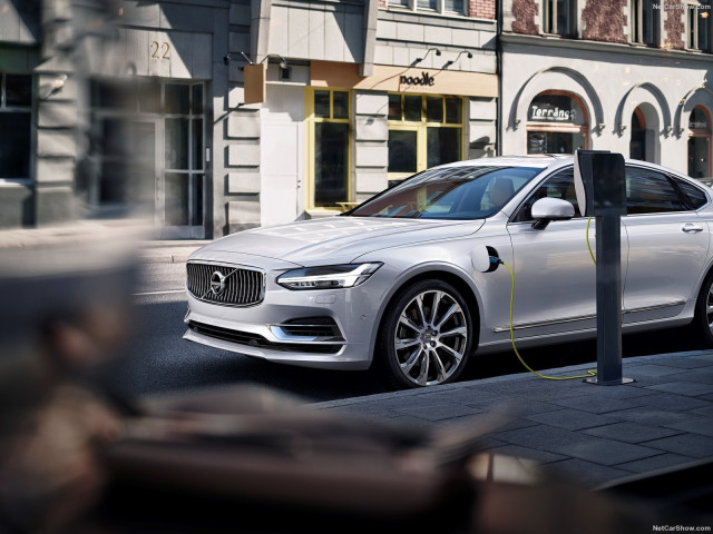 Volvo S90 фото