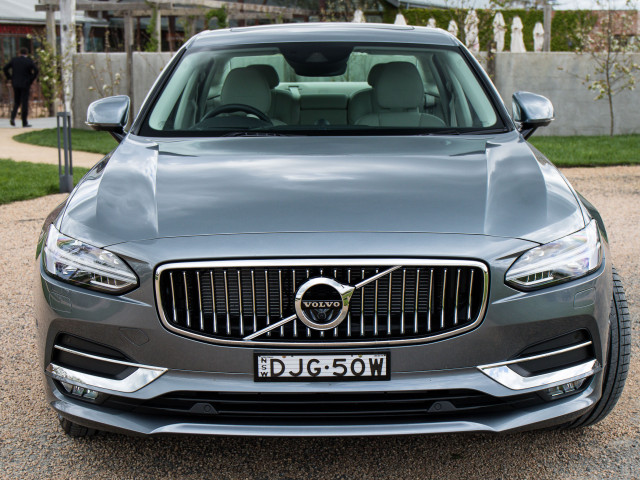 Volvo S90 фото