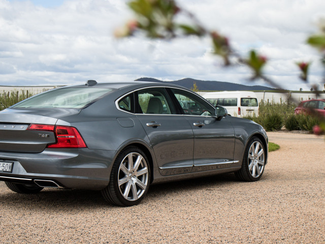 Volvo S90 фото