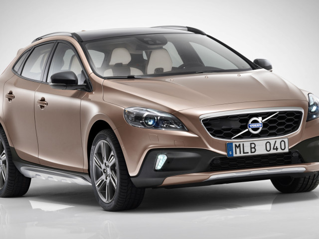 Volvo V40 Cross Country фото