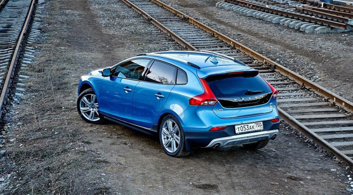 Volvo V40 Cross Country фото 162184