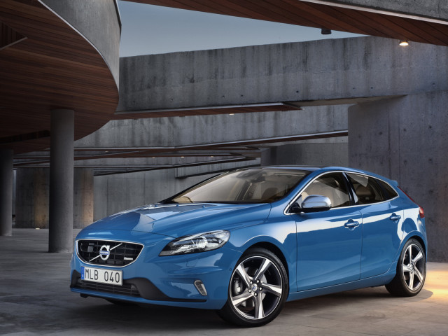 Volvo V40 R-Design фото