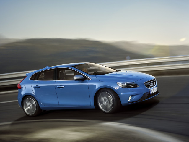 Volvo V40 R-Design фото