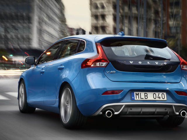 Volvo V40 R-Design фото