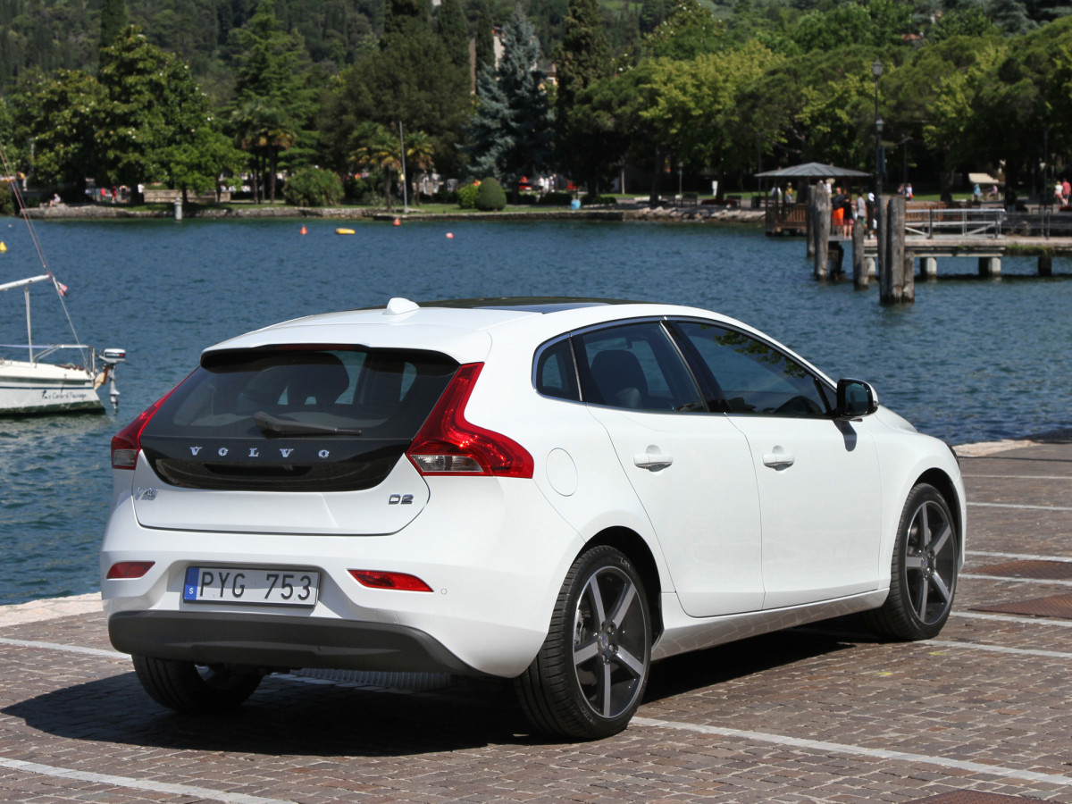 Volvo V40 фото 100390