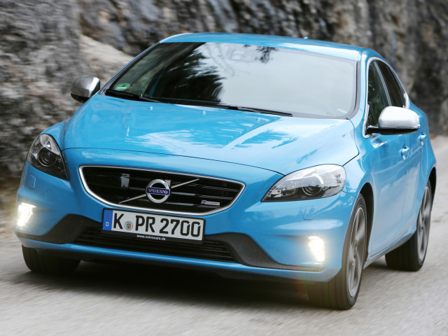 Volvo V40 фото