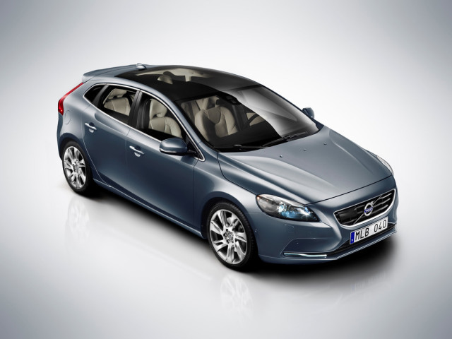 Volvo V40 фото