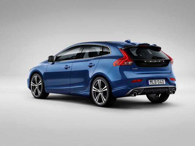 Volvo V40 фото