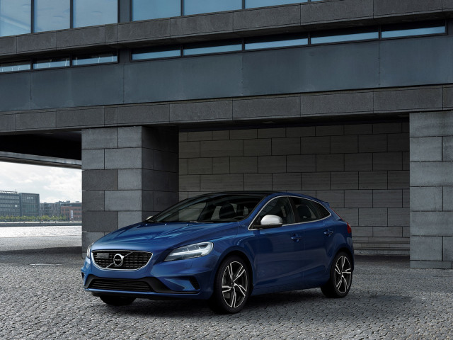 Volvo V40 фото