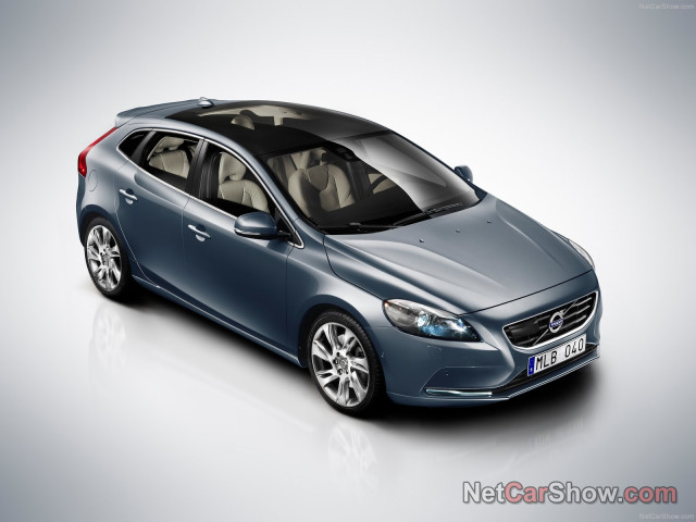 Volvo V40 фото