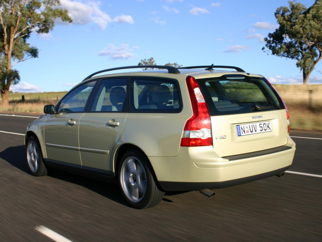 Volvo V50 фото