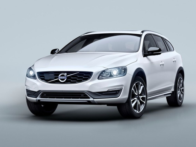 Volvo V60 Cross Country фото