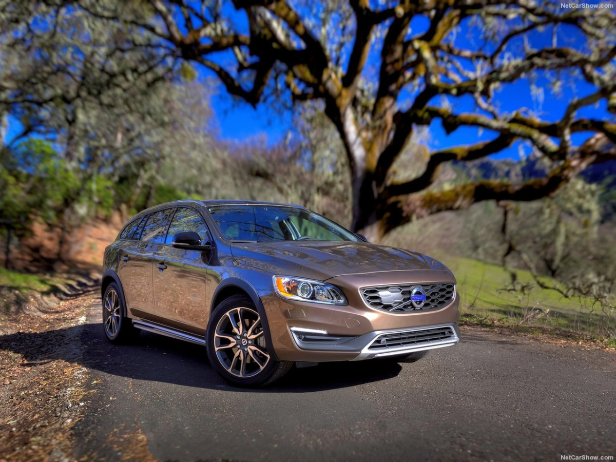 Volvo V60 Cross Country фото 153722