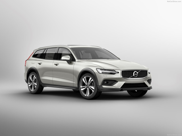 Volvo V60 Cross Country фото