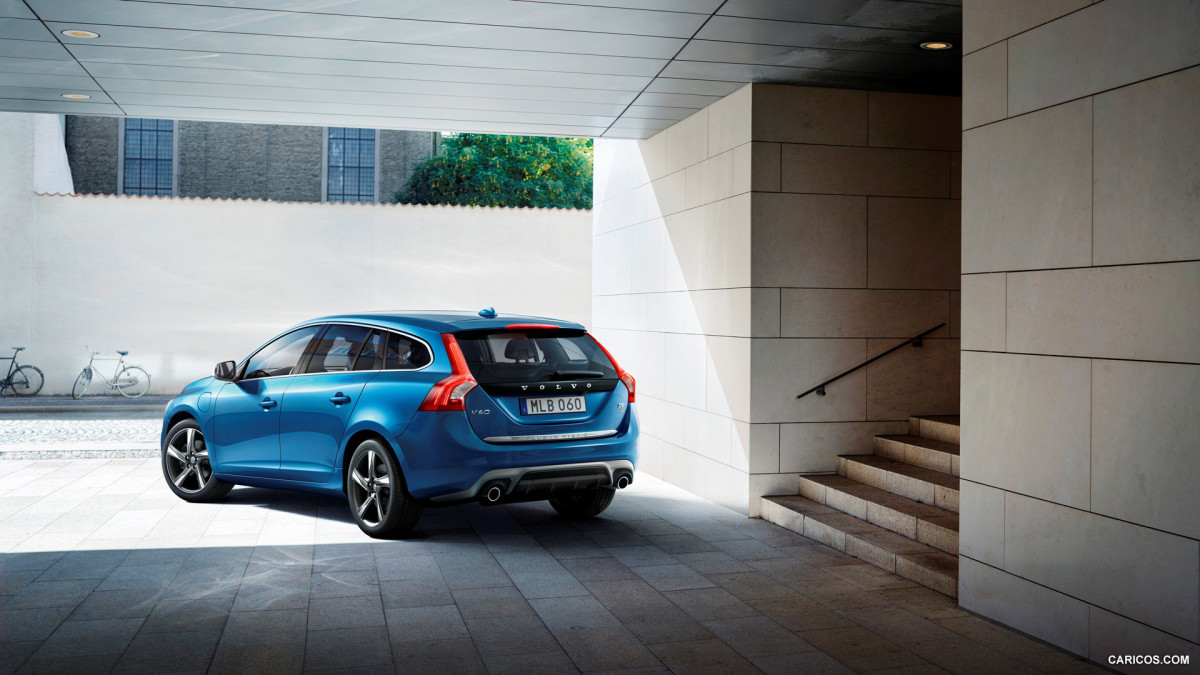 Volvo V60 Plug-in Hybrid R-Design фото 131857