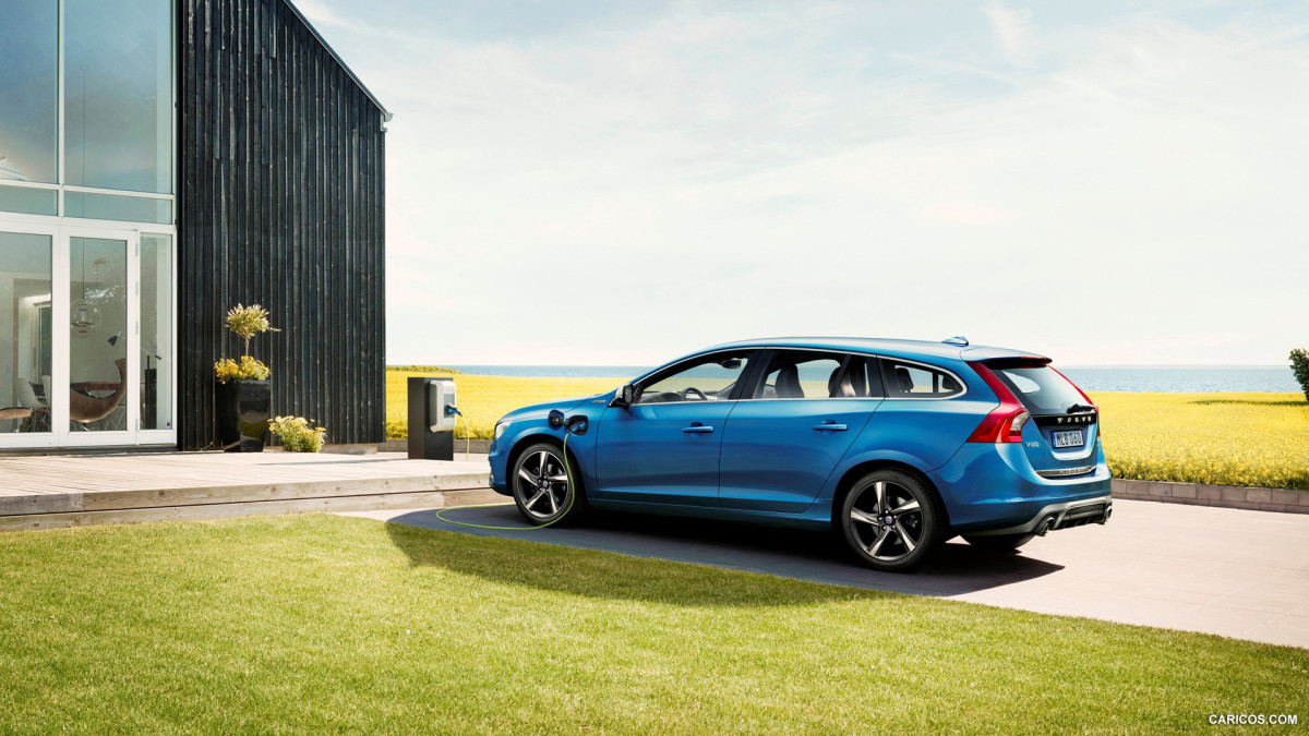 Volvo V60 Plug-in Hybrid R-Design фото 131859