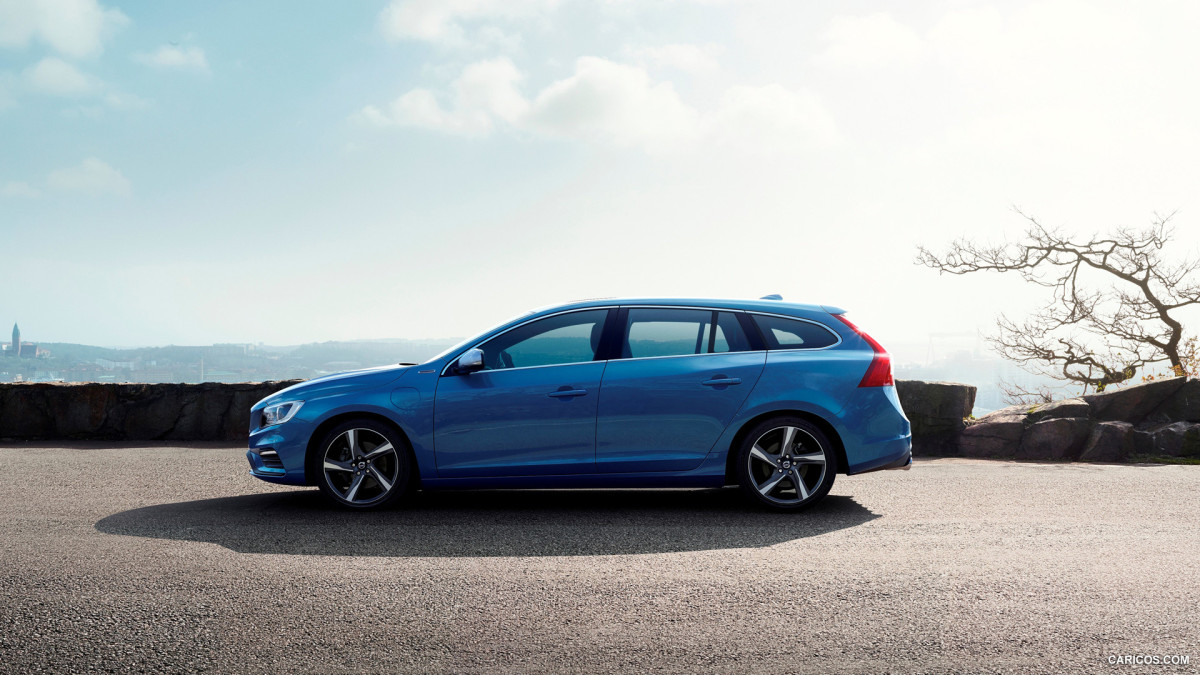 Volvo V60 Plug-in Hybrid R-Design фото 131860