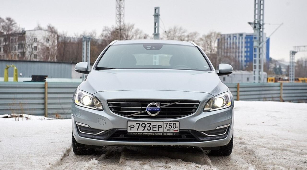 Volvo V60 Plug-in Hybrid фото 160425