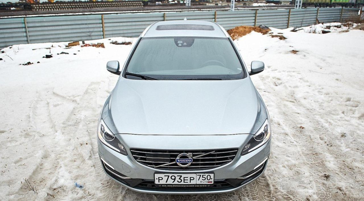 Volvo V60 Plug-in Hybrid фото 160431