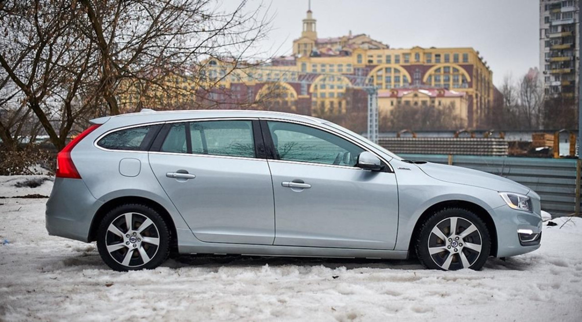 Volvo V60 Plug-in Hybrid фото 160439