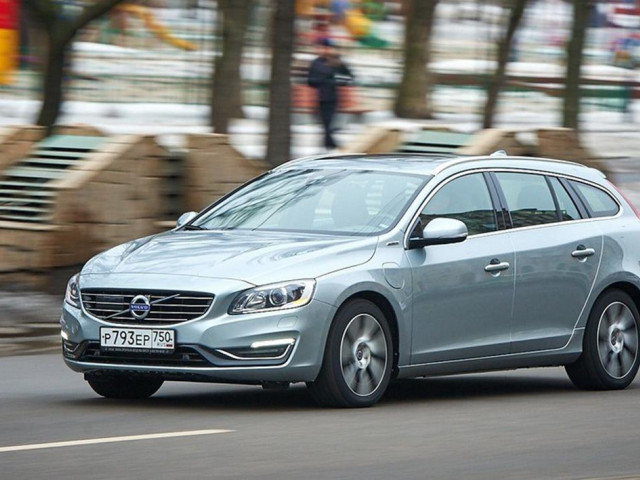 Volvo V60 Plug-in Hybrid фото