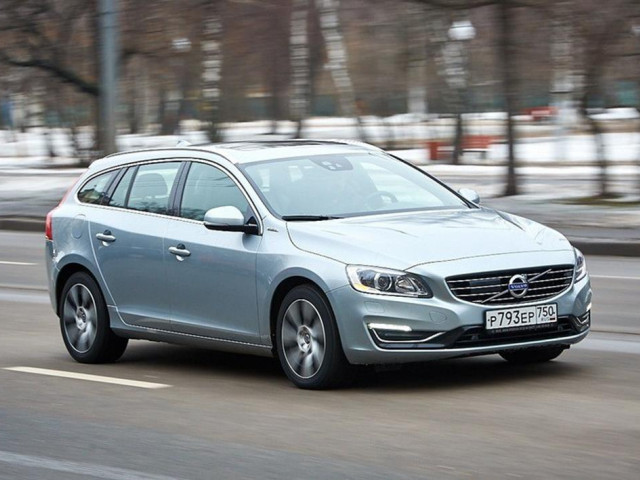 Volvo V60 Plug-in Hybrid фото